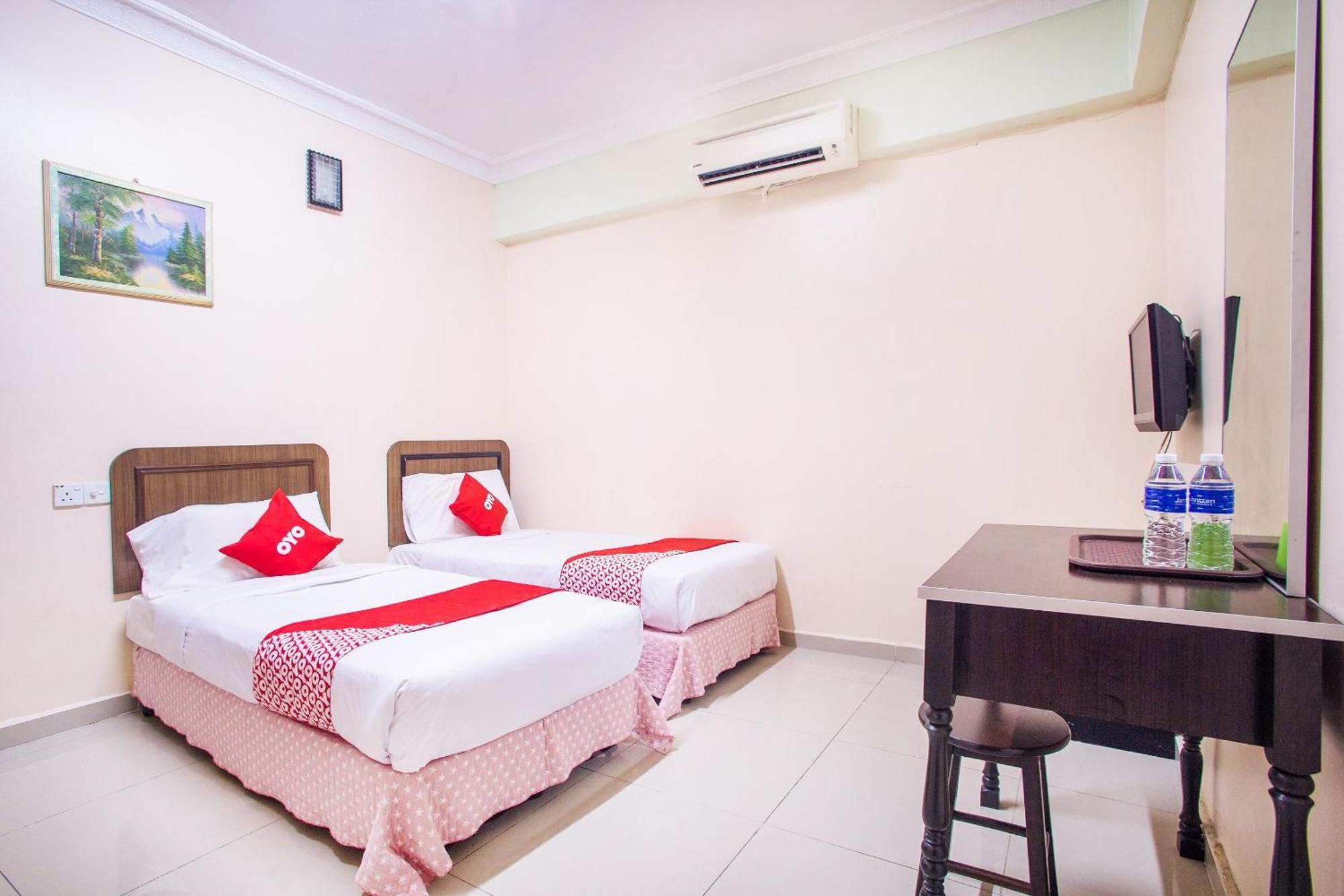 OYO 89363 Casavilla Hotel Batu Caves Esterno foto
