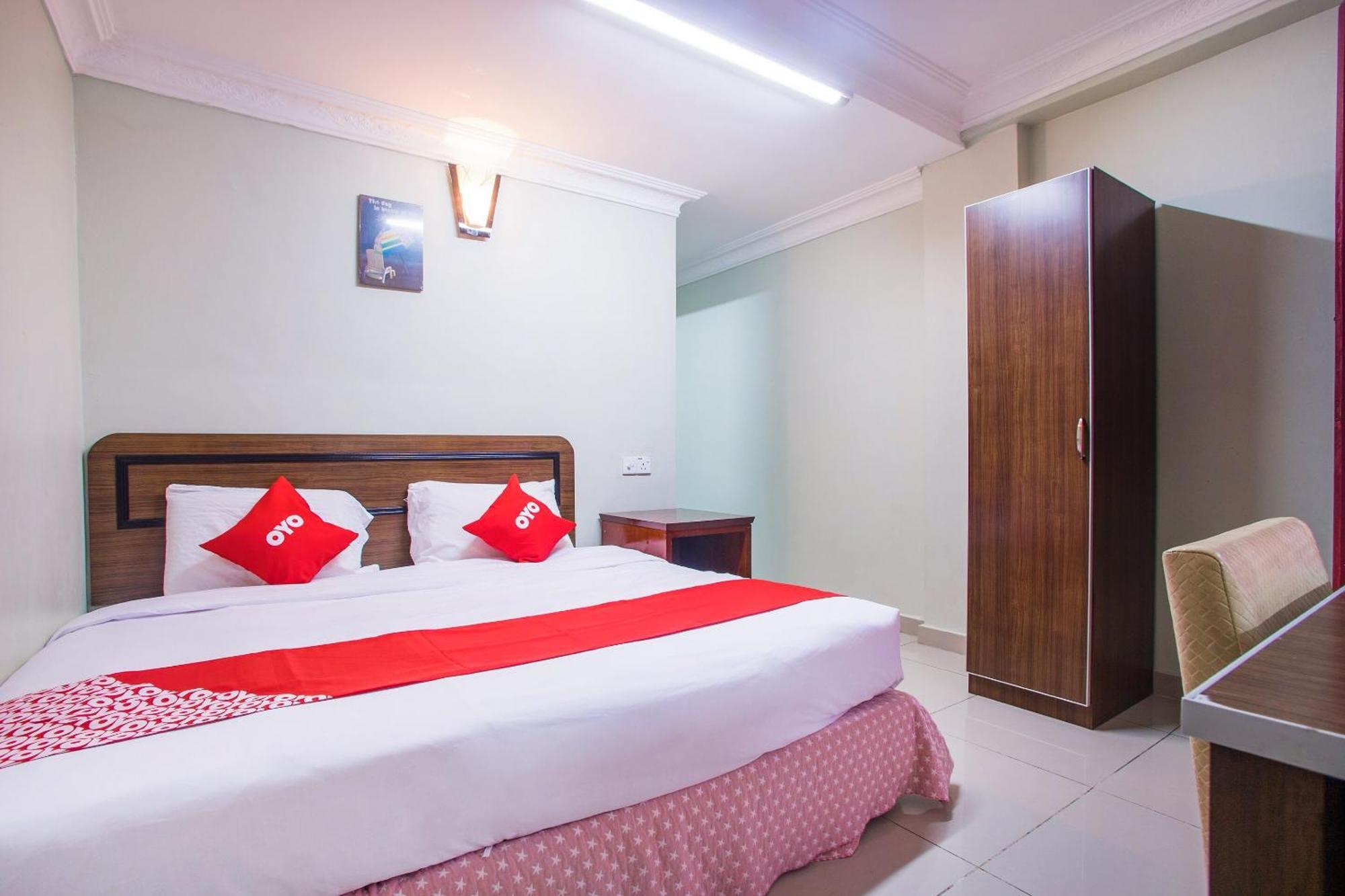 OYO 89363 Casavilla Hotel Batu Caves Esterno foto