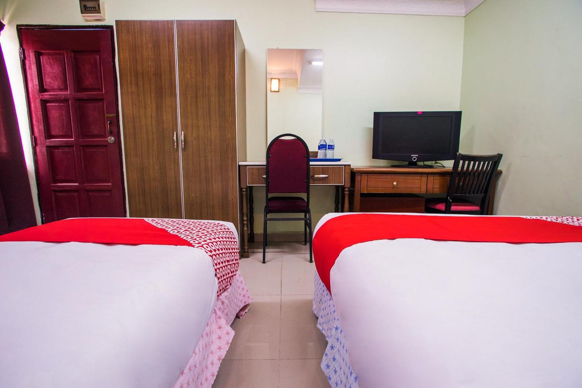 OYO 89363 Casavilla Hotel Batu Caves Esterno foto