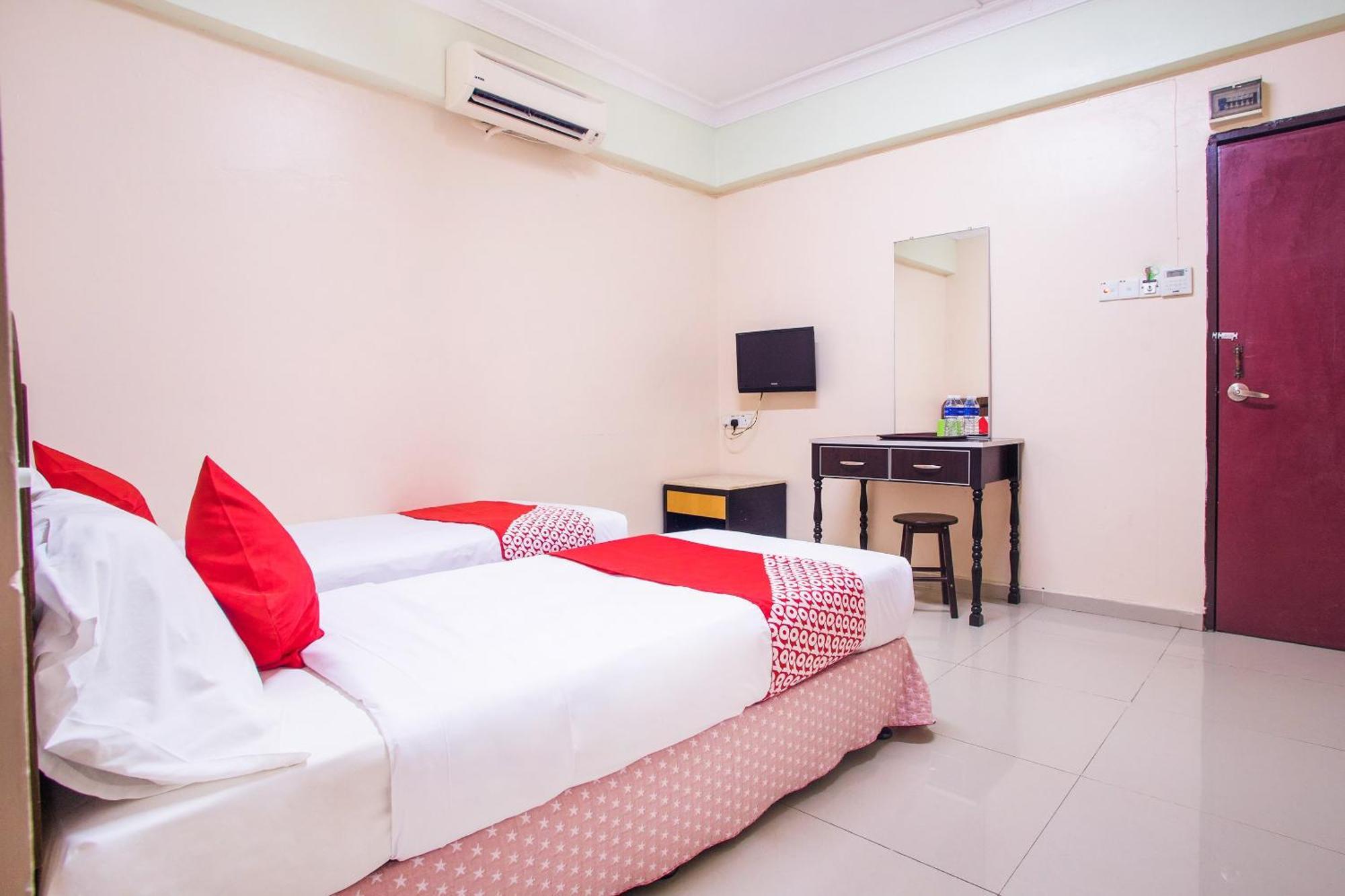 OYO 89363 Casavilla Hotel Batu Caves Esterno foto